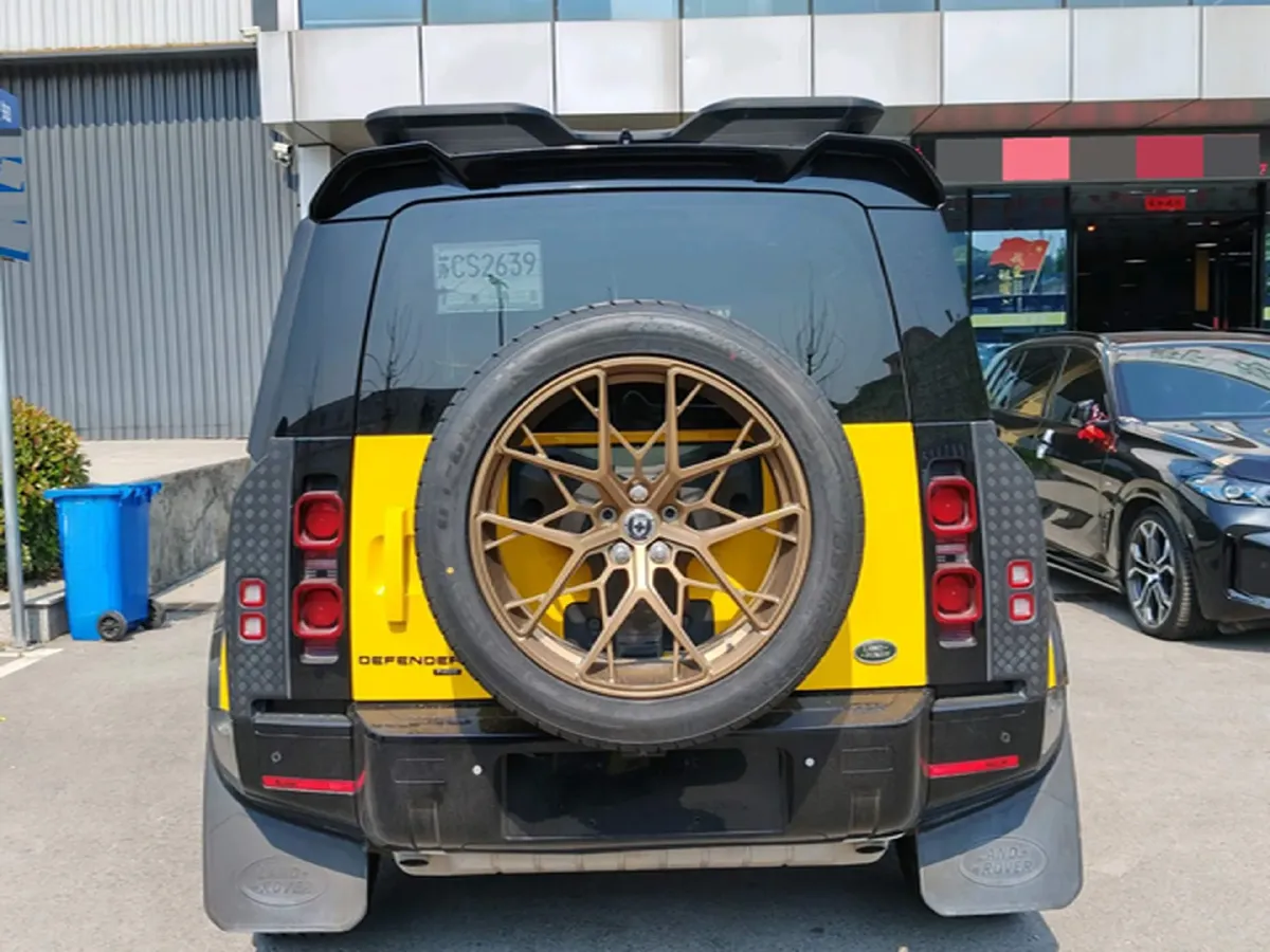 2023 Land Rover Defender 3.0T 400HP L6 8AT,autocango,china used car exporter,china ev exporter,chinese used car exporter,chinese used ev exporter