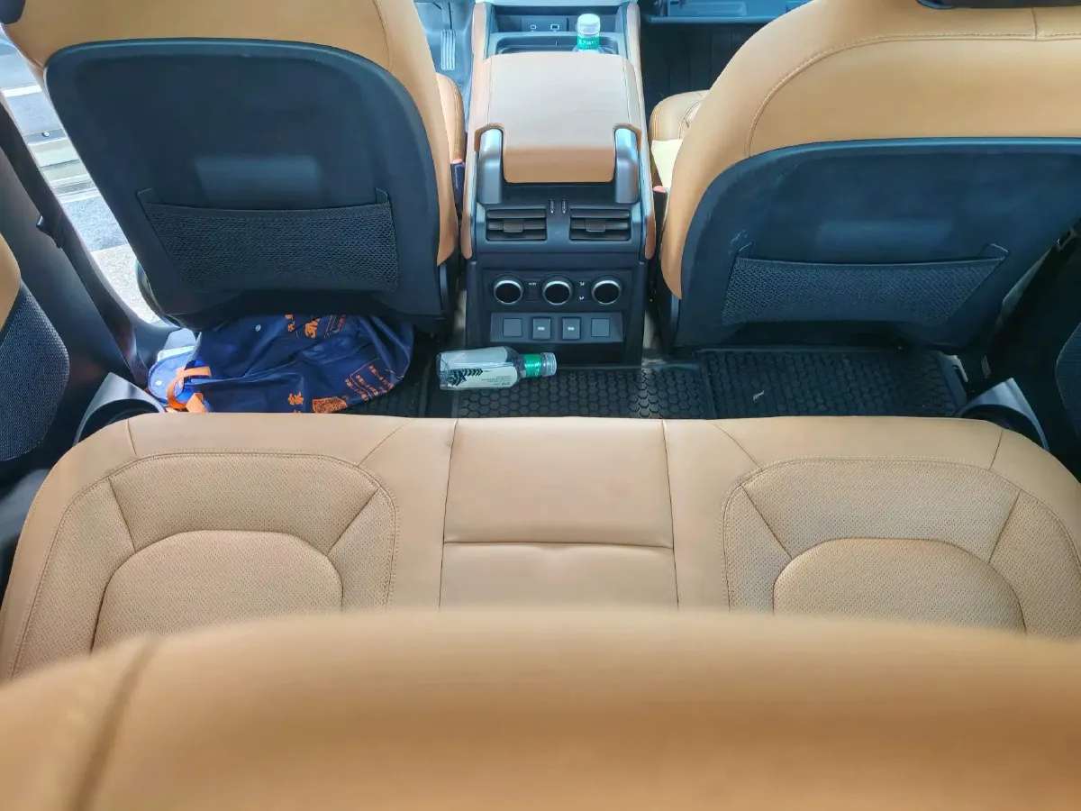 2023 Land Rover Defender 3.0T 400HP L6 8AT,autocango,china used car exporter,china ev exporter,chinese used car exporter,chinese used ev exporter