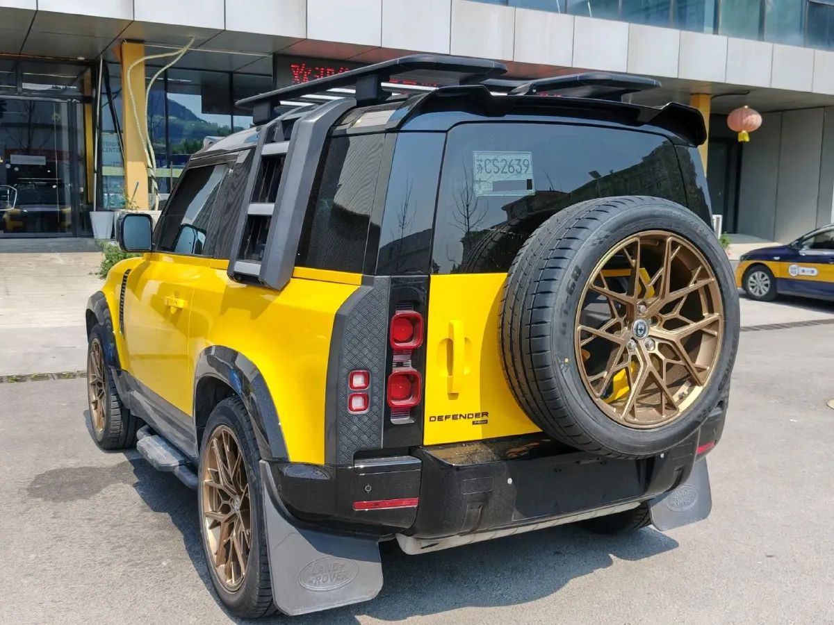 2023 Land Rover Defender 3.0T 400HP L6 8AT,autocango,china used car exporter,china ev exporter,chinese used car exporter,chinese used ev exporter
