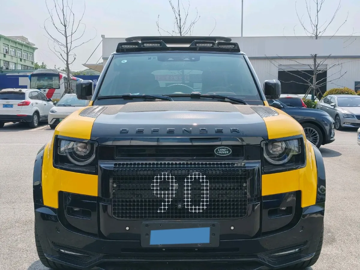 2023 Land Rover Defender 3.0T 400HP L6 8AT,autocango,china used car exporter,china ev exporter,chinese used car exporter,chinese used ev exporter