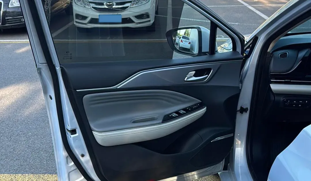 2022 ChangAn Oshan Z6 1.5T 170HP L4 6TCT PHEV 28.4KWH,autocango,china used car exporter,china ev exporter,chinese used car exporter,chinese used ev exporter