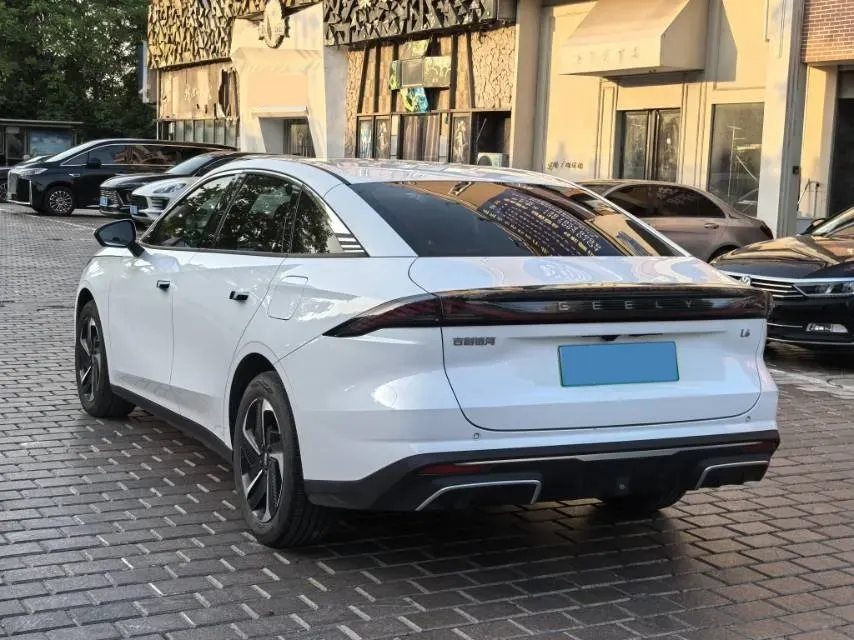 2024 Geely Galaxy L6 1.5T 163HP L4 3DHT PHEV,autocango,china used car exporter,china ev exporter,chinese used car exporter,chinese used ev exporter