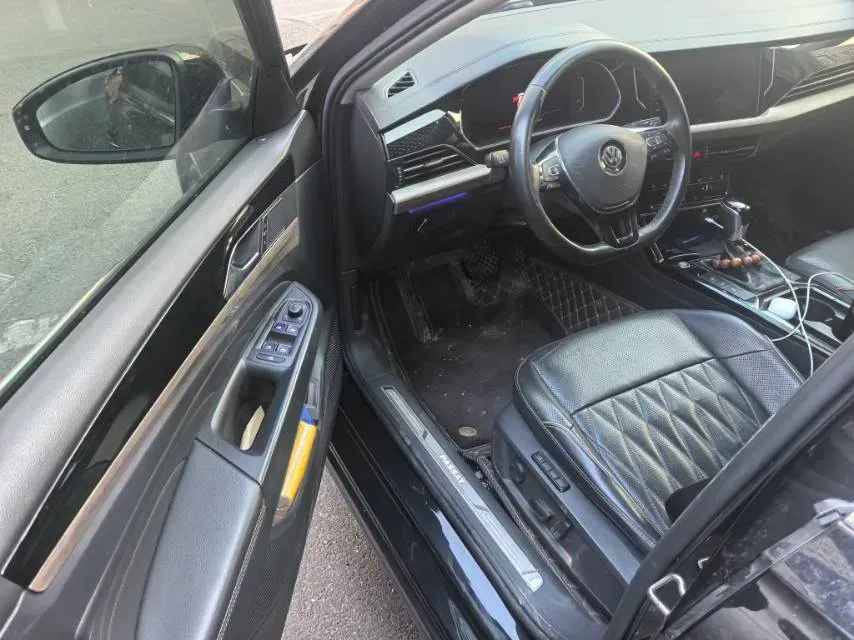 2020 Volkswagen Passat 2.0T 186HP L4 7DCT,autocango,china used car exporter,china ev exporter,chinese used car exporter,chinese used ev exporter