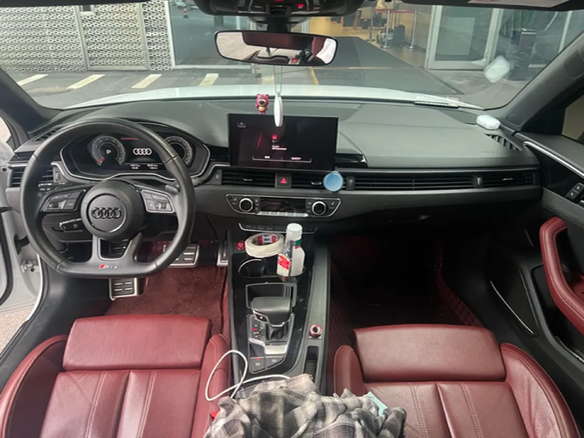 2023 Audi A4L 2.0T 190HP L4 7DCT,autocango,china used car exporter,china ev exporter,chinese used car exporter,chinese used ev exporter