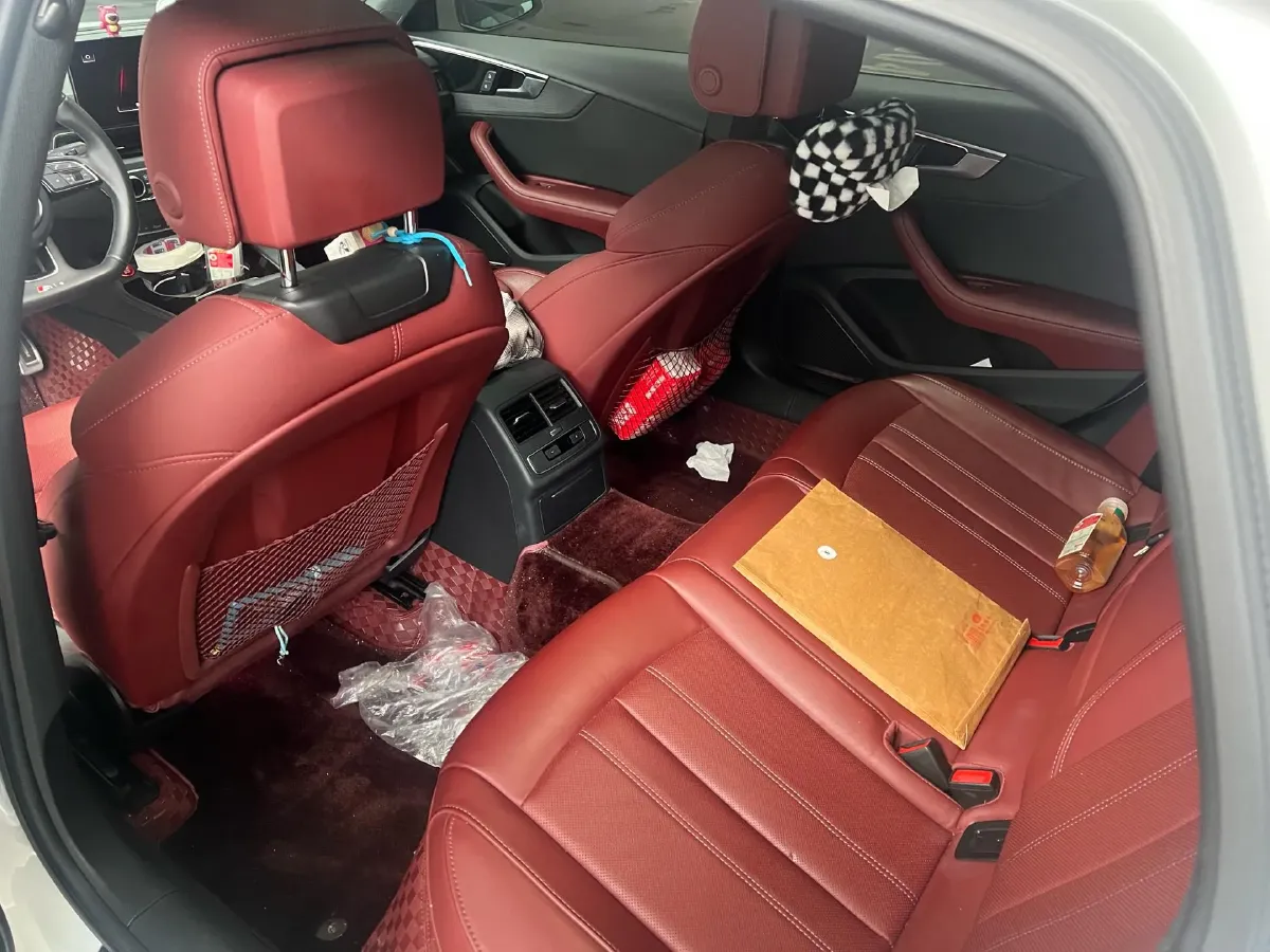 2023 Audi A4L 2.0T 190HP L4 7DCT,autocango,china used car exporter,china ev exporter,chinese used car exporter,chinese used ev exporter