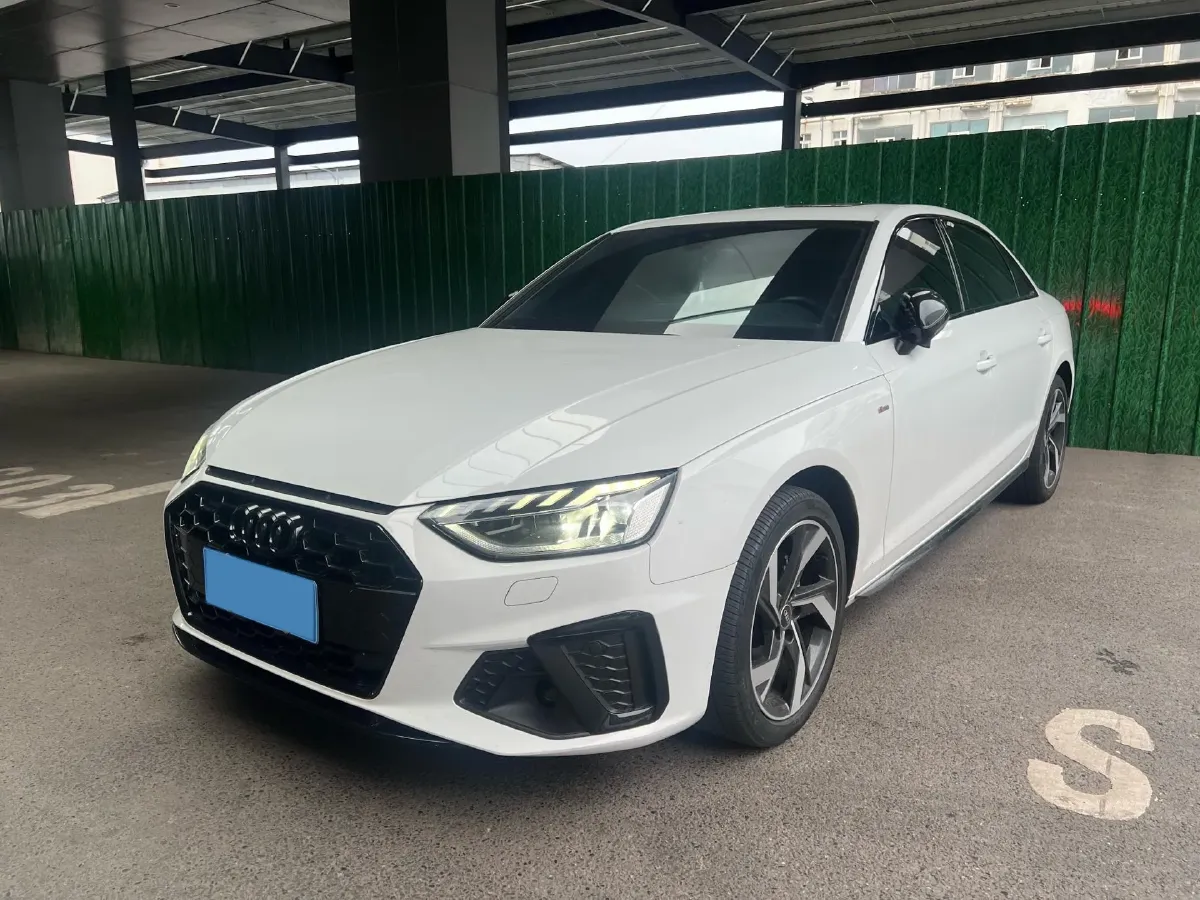 2023 Audi A4L 2.0T 190HP L4 7DCT,autocango,china used car exporter,china ev exporter,chinese used car exporter,chinese used ev exporter