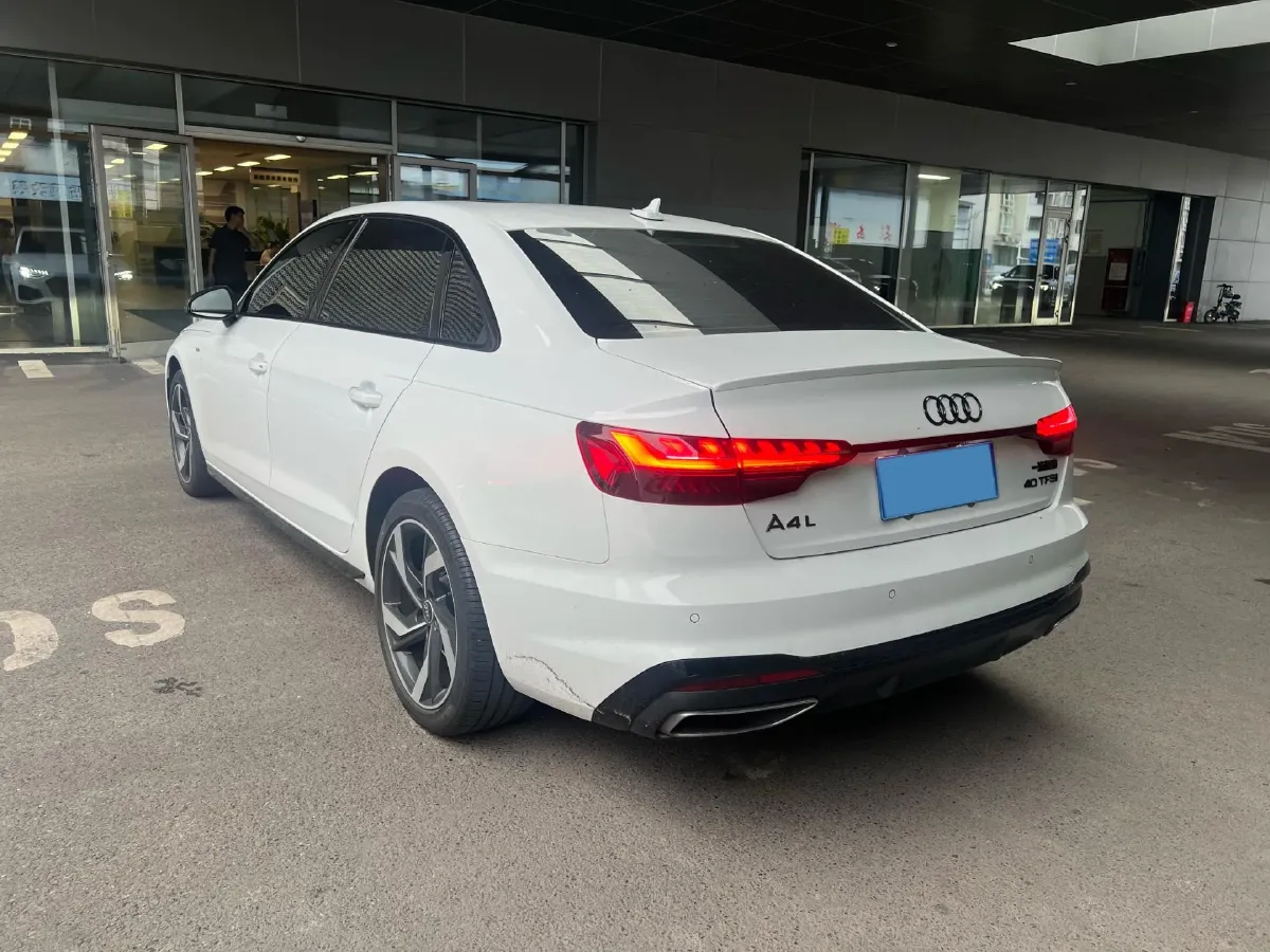 2023 Audi A4L 2.0T 190HP L4 7DCT,autocango,china used car exporter,china ev exporter,chinese used car exporter,chinese used ev exporter