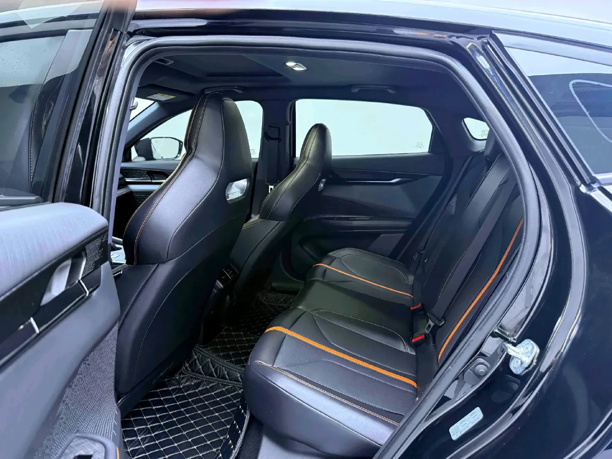 2024 ChangAn UNI-V 1.5T 188HP L4 7DCT,autocango,china used car exporter,china ev exporter,chinese used car exporter,chinese used ev exporter