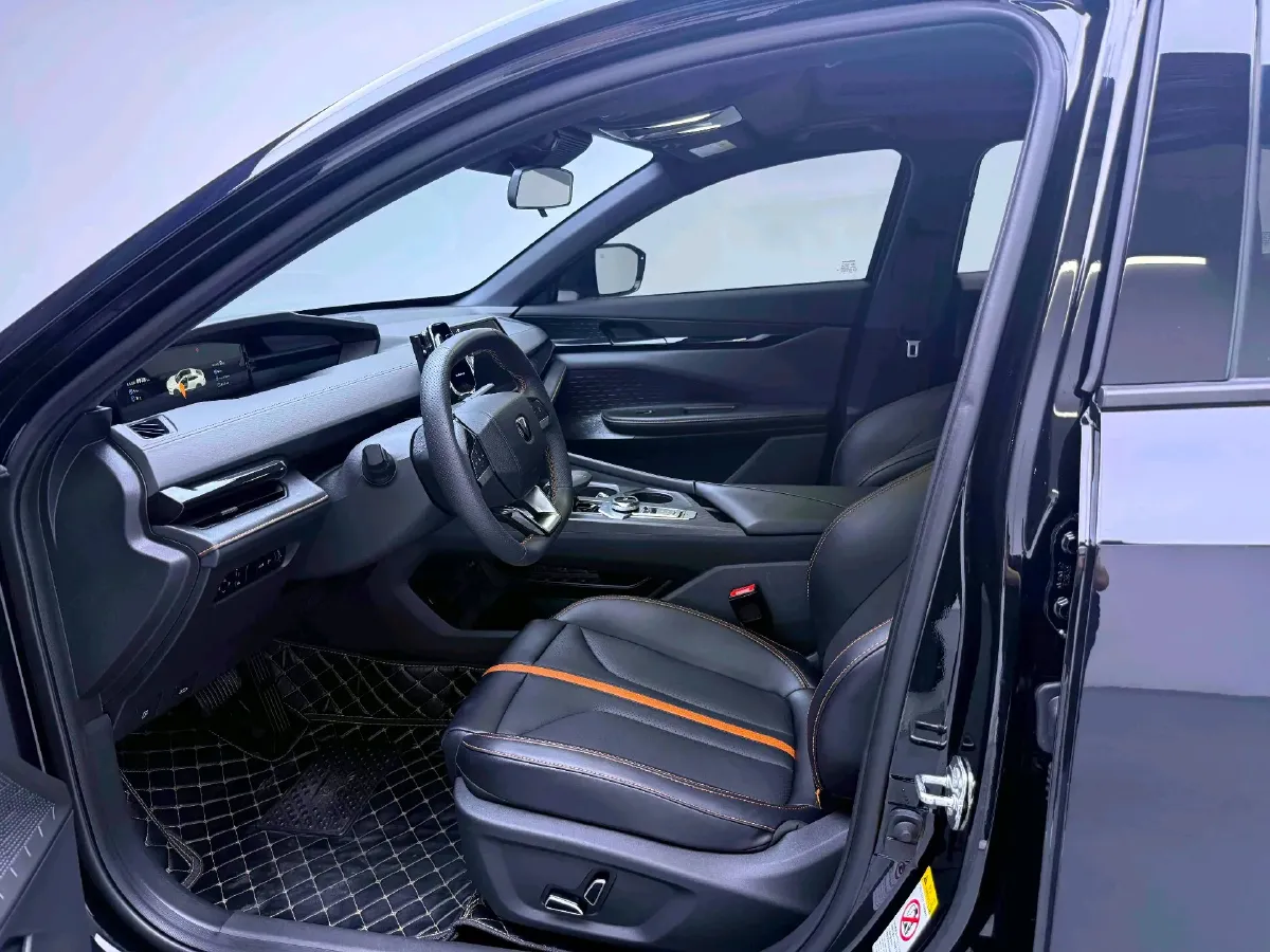 2024 ChangAn UNI-V 1.5T 188HP L4 7DCT,autocango,china used car exporter,china ev exporter,chinese used car exporter,chinese used ev exporter
