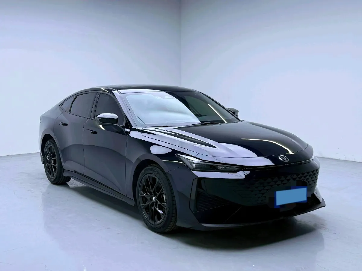 2024 ChangAn UNI-V 1.5T 188HP L4 7DCT,autocango,china used car exporter,china ev exporter,chinese used car exporter,chinese used ev exporter
