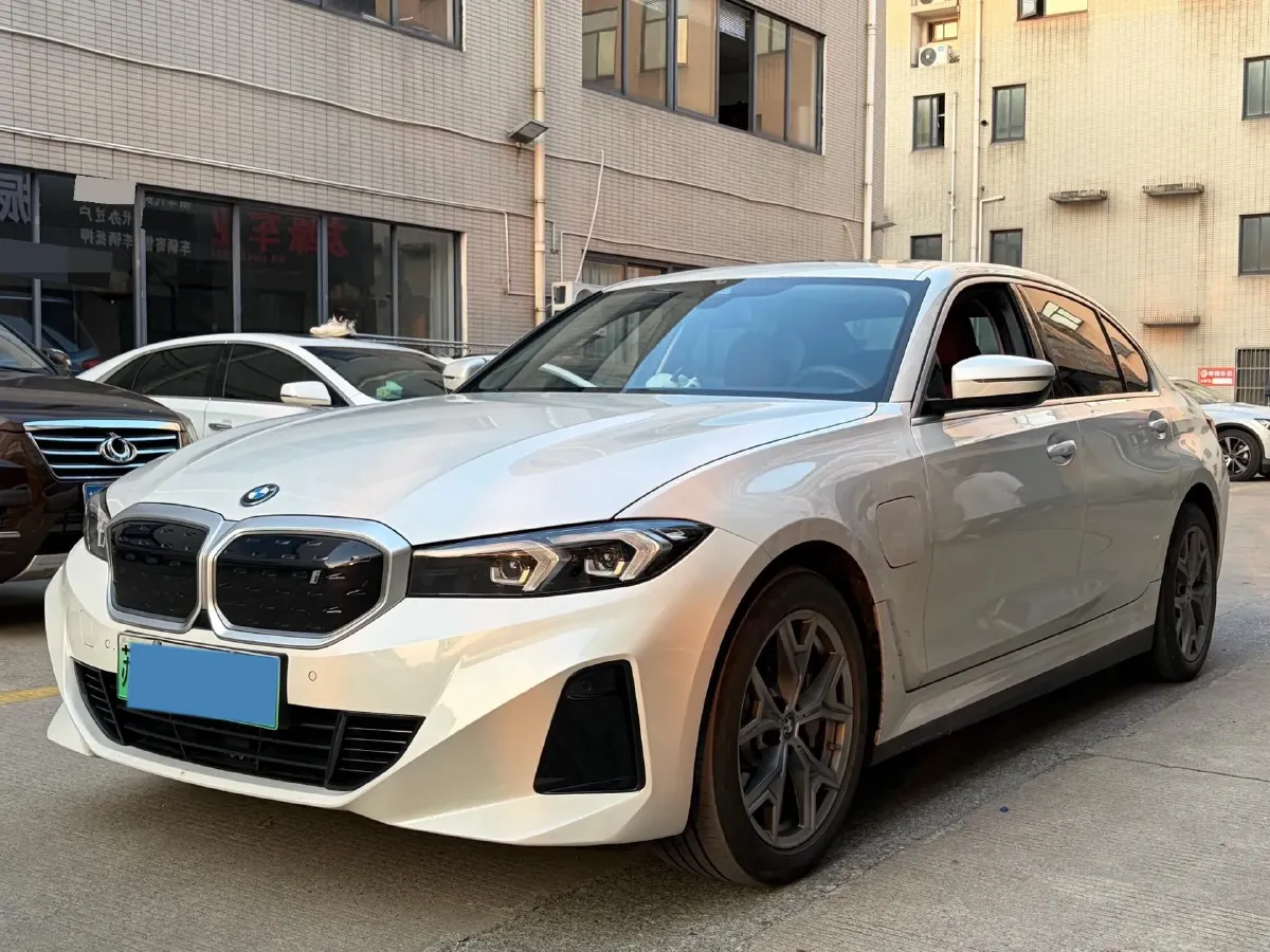 2024 BMW i3 BEV 70KWH,autocango,china used car exporter,china ev exporter,chinese used car exporter,chinese used ev exporter