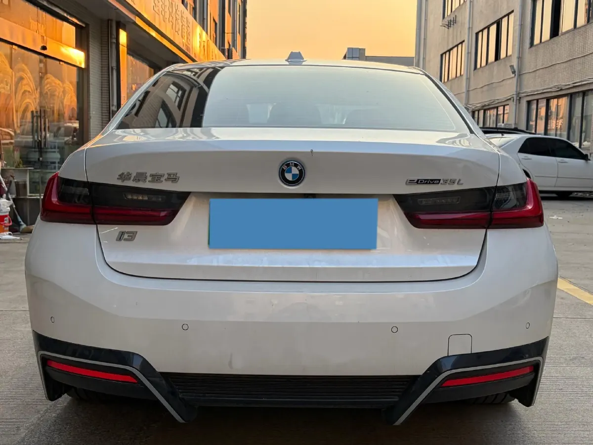 2024 BMW i3 BEV 70KWH,autocango,china used car exporter,china ev exporter,chinese used car exporter,chinese used ev exporter