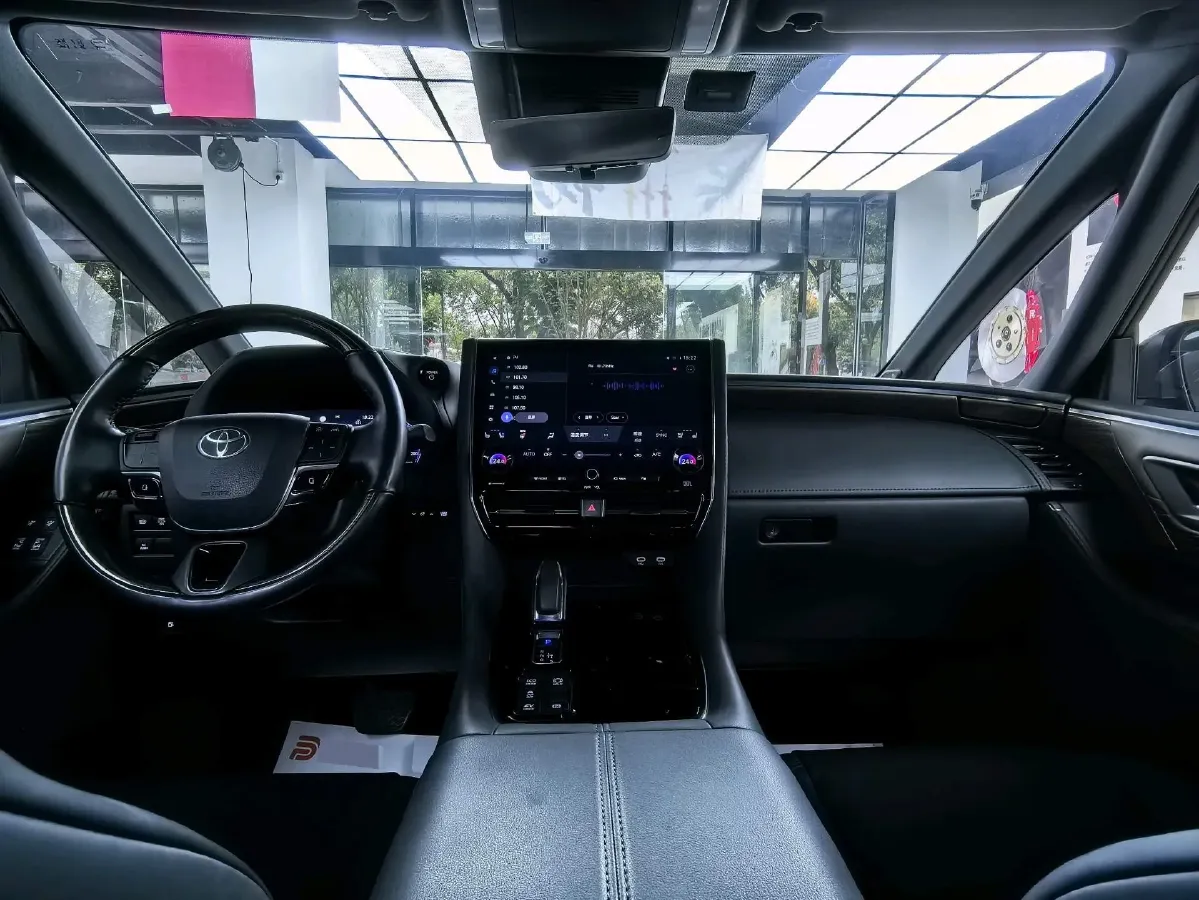 2024 Toyota Alphard 2.5L 190HP L4 E-CVT Hybrid,autocango,china used car exporter,china ev exporter,chinese used car exporter,chinese used ev exporter