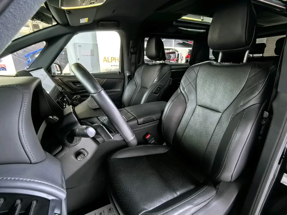 2024 Toyota Alphard 2.5L 190HP L4 E-CVT Hybrid,autocango,china used car exporter,china ev exporter,chinese used car exporter,chinese used ev exporter