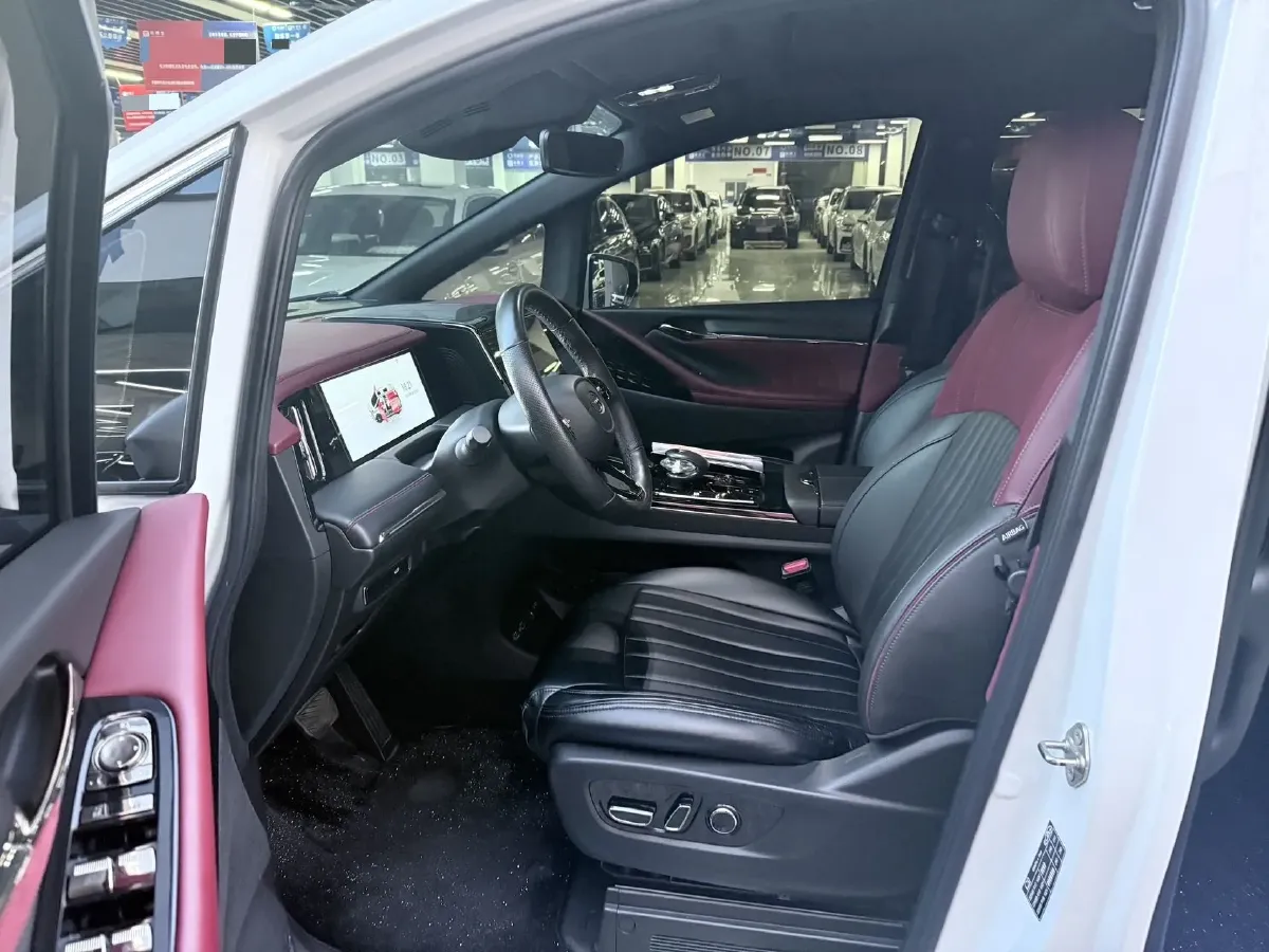 2023 GAC Trumpchi M8 2.0T 252HP L4 8AT,autocango,china used car exporter,china ev exporter,chinese used car exporter,chinese used ev exporter