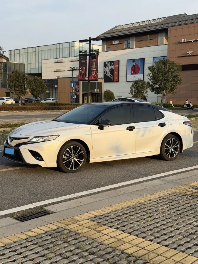 2018 Toyota Camry 2.5L 209HP L4 8AT,autocango,china used car exporter,china ev exporter,chinese used car exporter,chinese used ev exporter