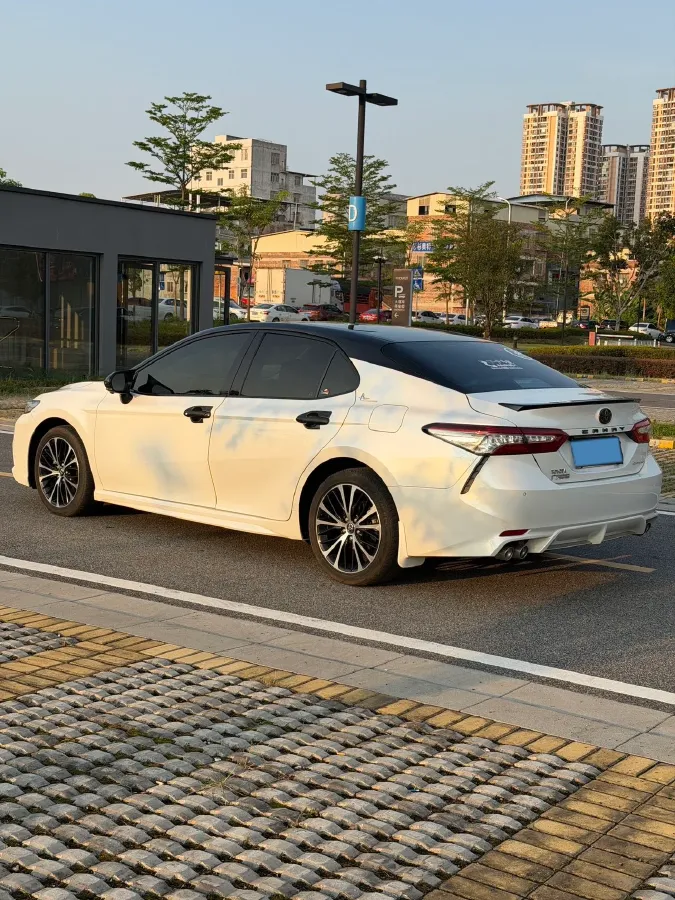 2018 Toyota Camry 2.5L 209HP L4 8AT,autocango,china used car exporter,china ev exporter,chinese used car exporter,chinese used ev exporter