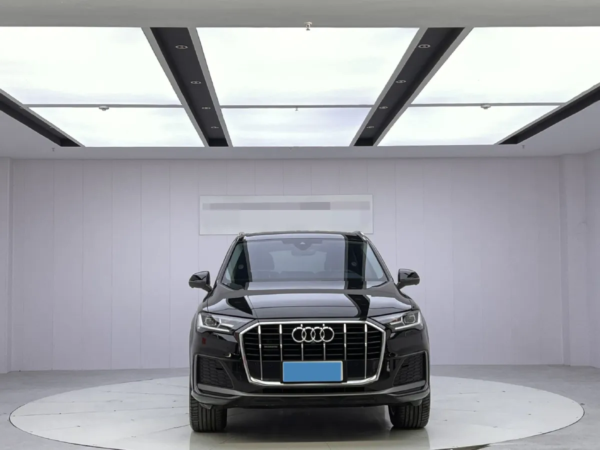 2023 Audi Q7 2.0T 265HP L4 8AT,autocango,china used car exporter,china ev exporter,chinese used car exporter,chinese used ev exporter