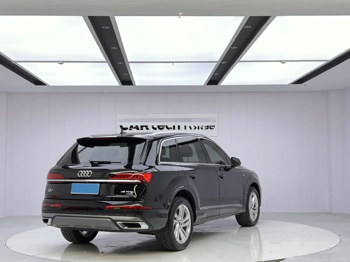 2023 Audi Q7 2.0T 265HP L4 8AT,autocango,china used car exporter,china ev exporter,chinese used car exporter,chinese used ev exporter
