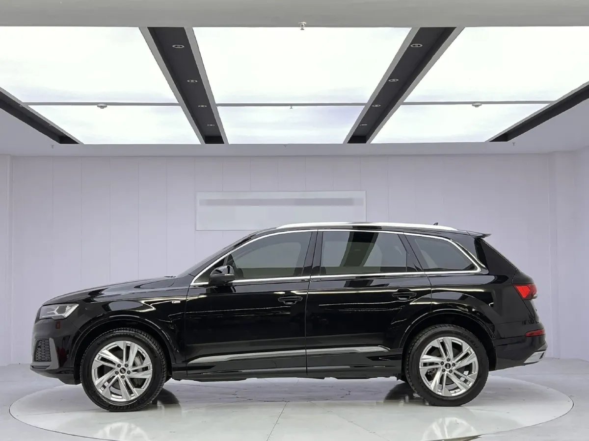 2023 Audi Q7 2.0T 265HP L4 8AT,autocango,china used car exporter,china ev exporter,chinese used car exporter,chinese used ev exporter