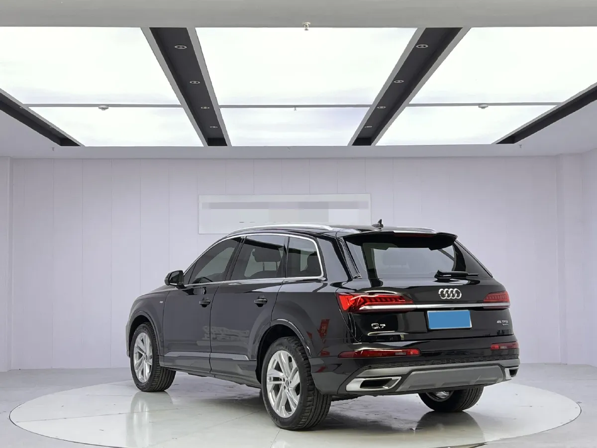 2023 Audi Q7 2.0T 265HP L4 8AT,autocango,china used car exporter,china ev exporter,chinese used car exporter,chinese used ev exporter