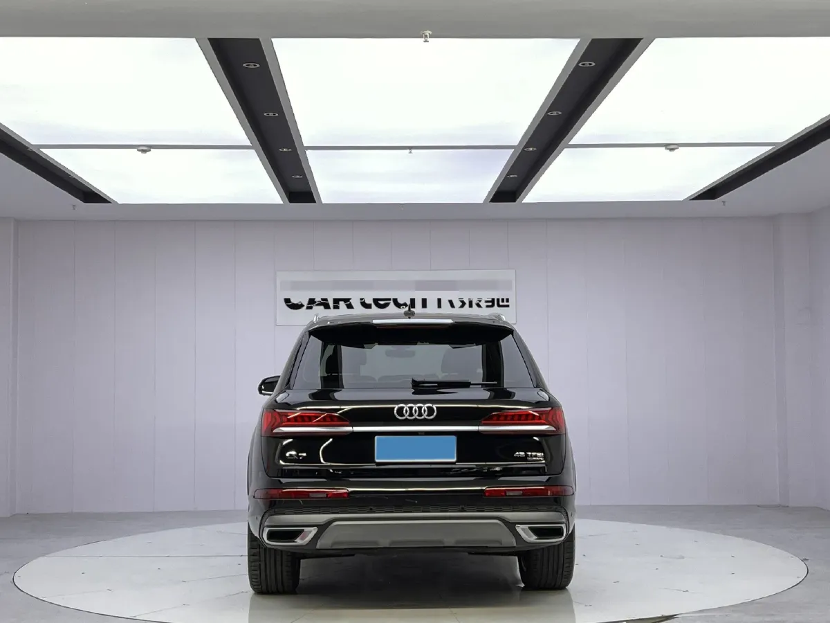 2023 Audi Q7 2.0T 265HP L4 8AT,autocango,china used car exporter,china ev exporter,chinese used car exporter,chinese used ev exporter