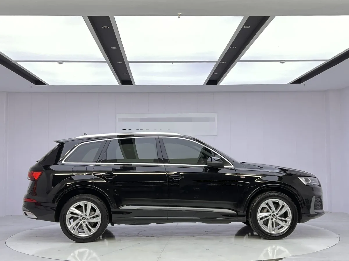 2023 Audi Q7 2.0T 265HP L4 8AT,autocango,china used car exporter,china ev exporter,chinese used car exporter,chinese used ev exporter