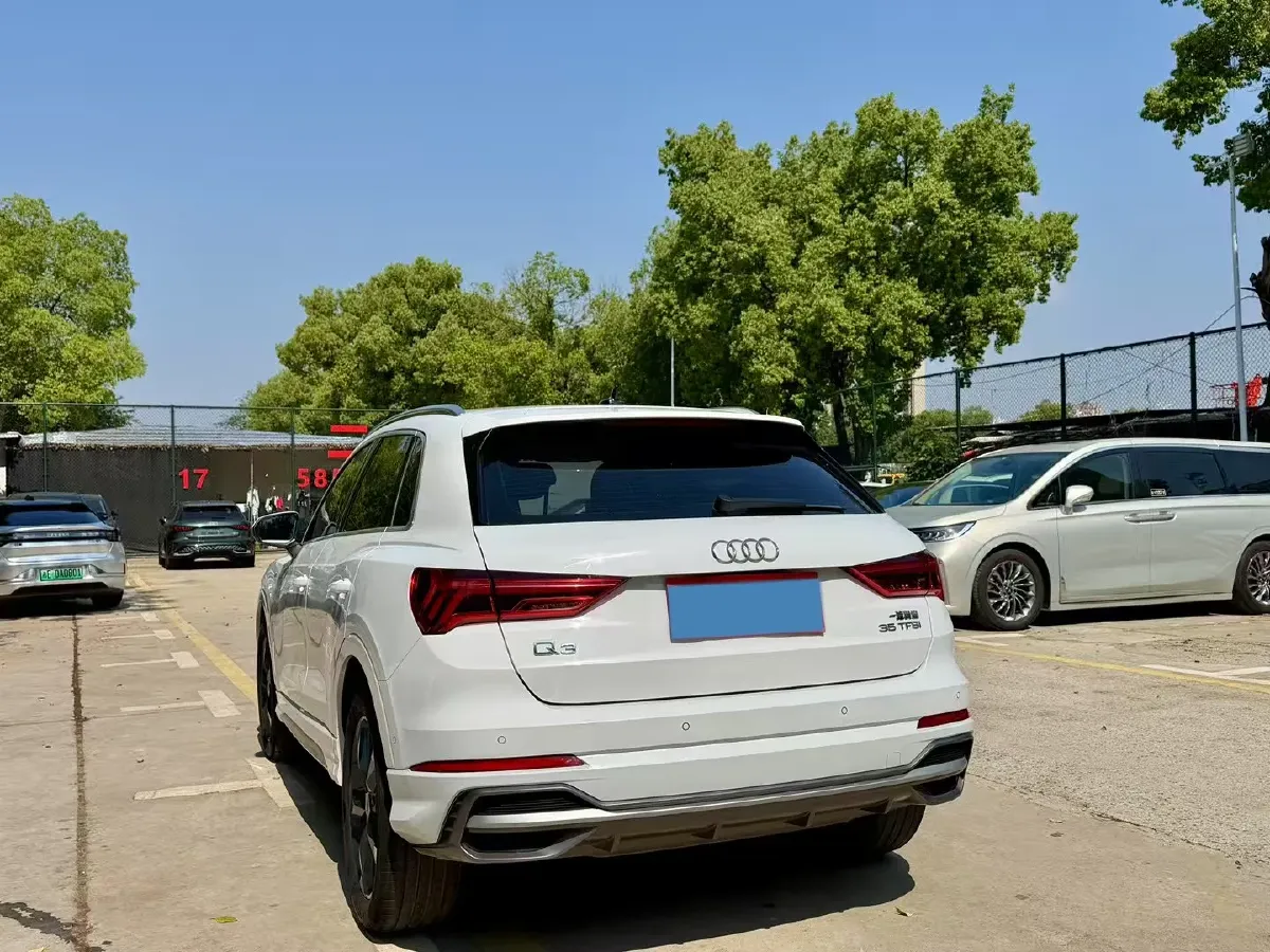 2022 Audi Q3 1.4T 150HP L4 7DCT,autocango,china used car exporter,china ev exporter,chinese used car exporter,chinese used ev exporter
