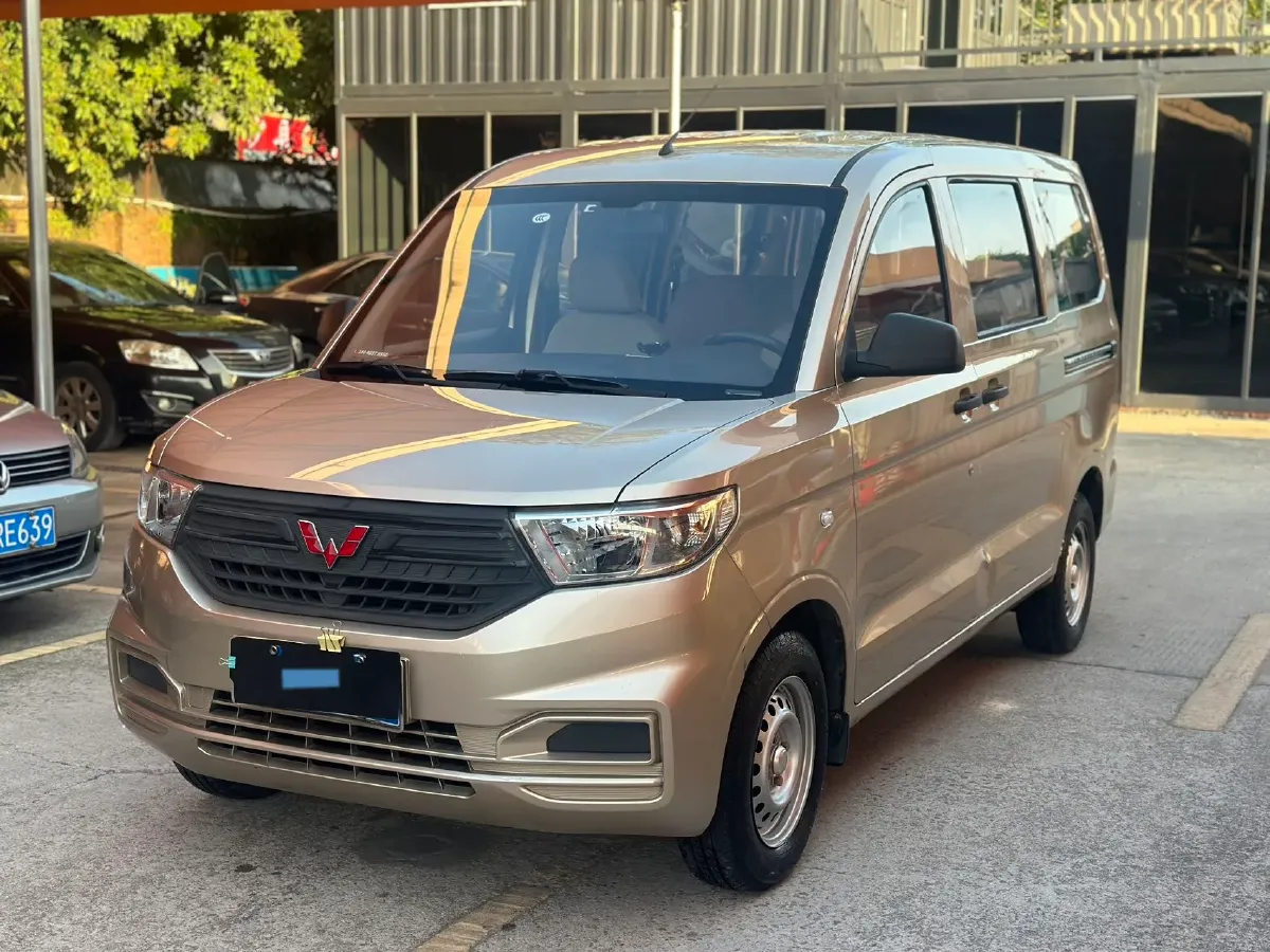 2018 WuLing HongGuang 1.5L 105HP L4 5MT,autocango,china used car exporter,china ev exporter,chinese used car exporter,chinese used ev exporter