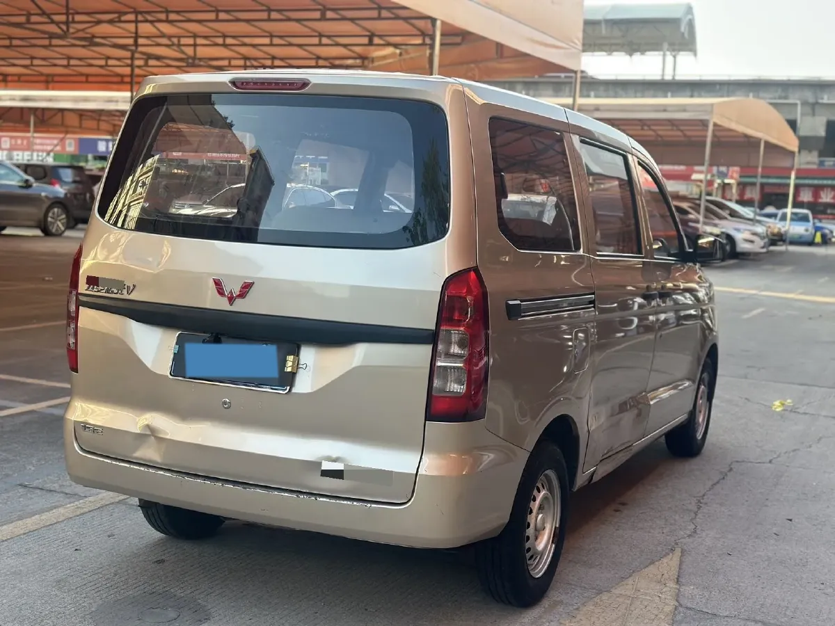 2018 WuLing HongGuang 1.5L 105HP L4 5MT,autocango,china used car exporter,china ev exporter,chinese used car exporter,chinese used ev exporter