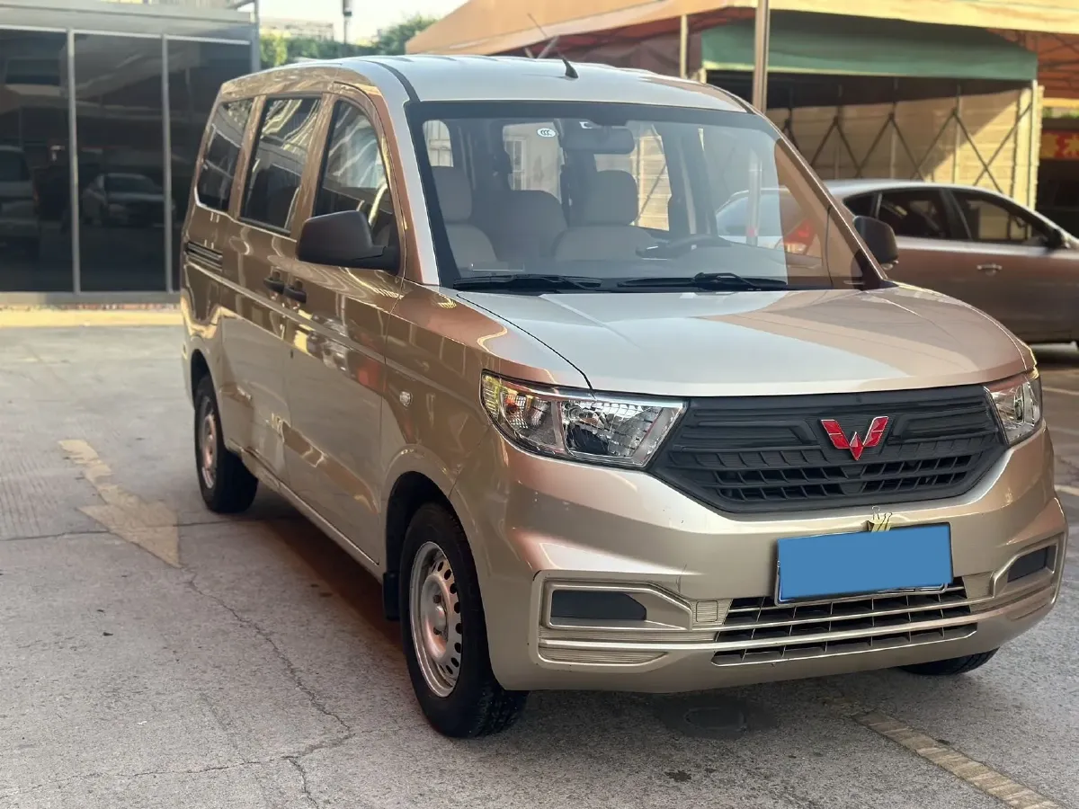 2018 WuLing HongGuang 1.5L 105HP L4 5MT,autocango,china used car exporter,china ev exporter,chinese used car exporter,chinese used ev exporter