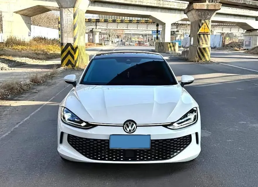 2023 Volkswagen Lamando 1.4T 150HP L4 7DCT,autocango,china used car exporter,china ev exporter,chinese used car exporter,chinese used ev exporter