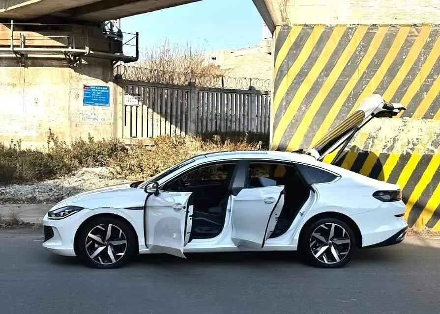 2023 Volkswagen Lamando 1.4T 150HP L4 7DCT,autocango,china used car exporter,china ev exporter,chinese used car exporter,chinese used ev exporter