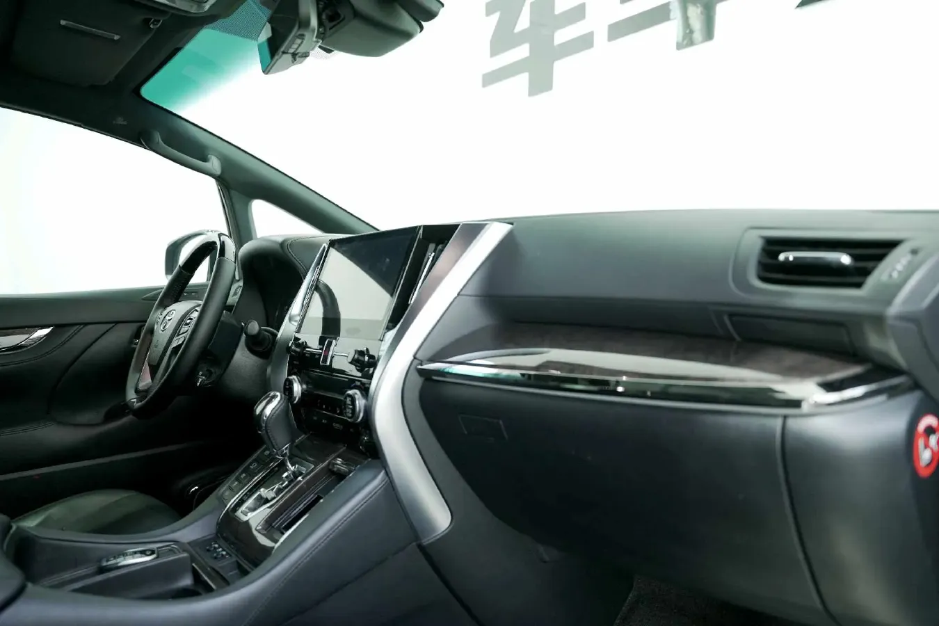 2019 Toyota Alphard 2.5L 117HP L4 E-CVT Hybrid,autocango,china used car exporter,china ev exporter,chinese used car exporter,chinese used ev exporter