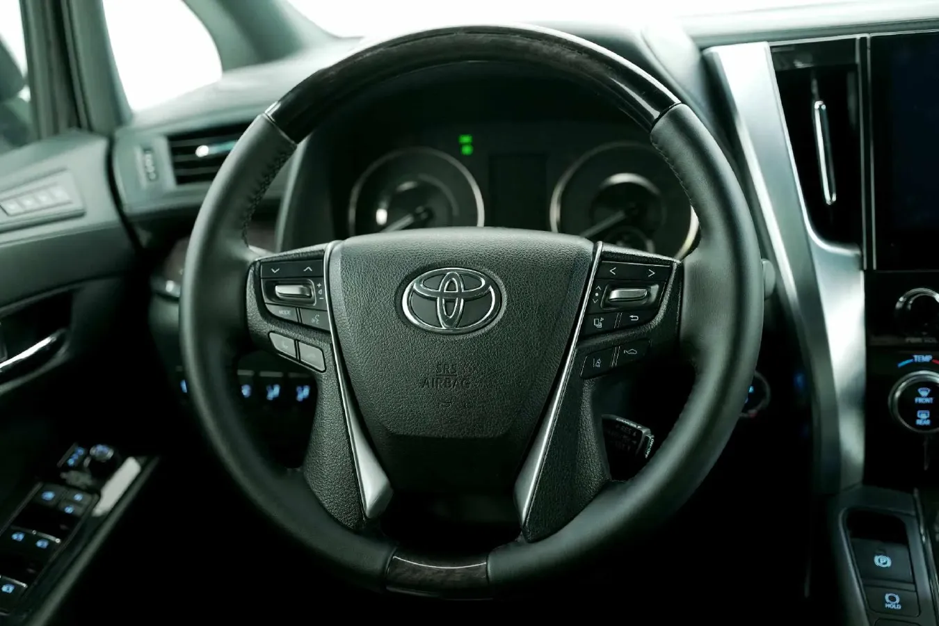 2019 Toyota Alphard 2.5L 117HP L4 E-CVT Hybrid,autocango,china used car exporter,china ev exporter,chinese used car exporter,chinese used ev exporter