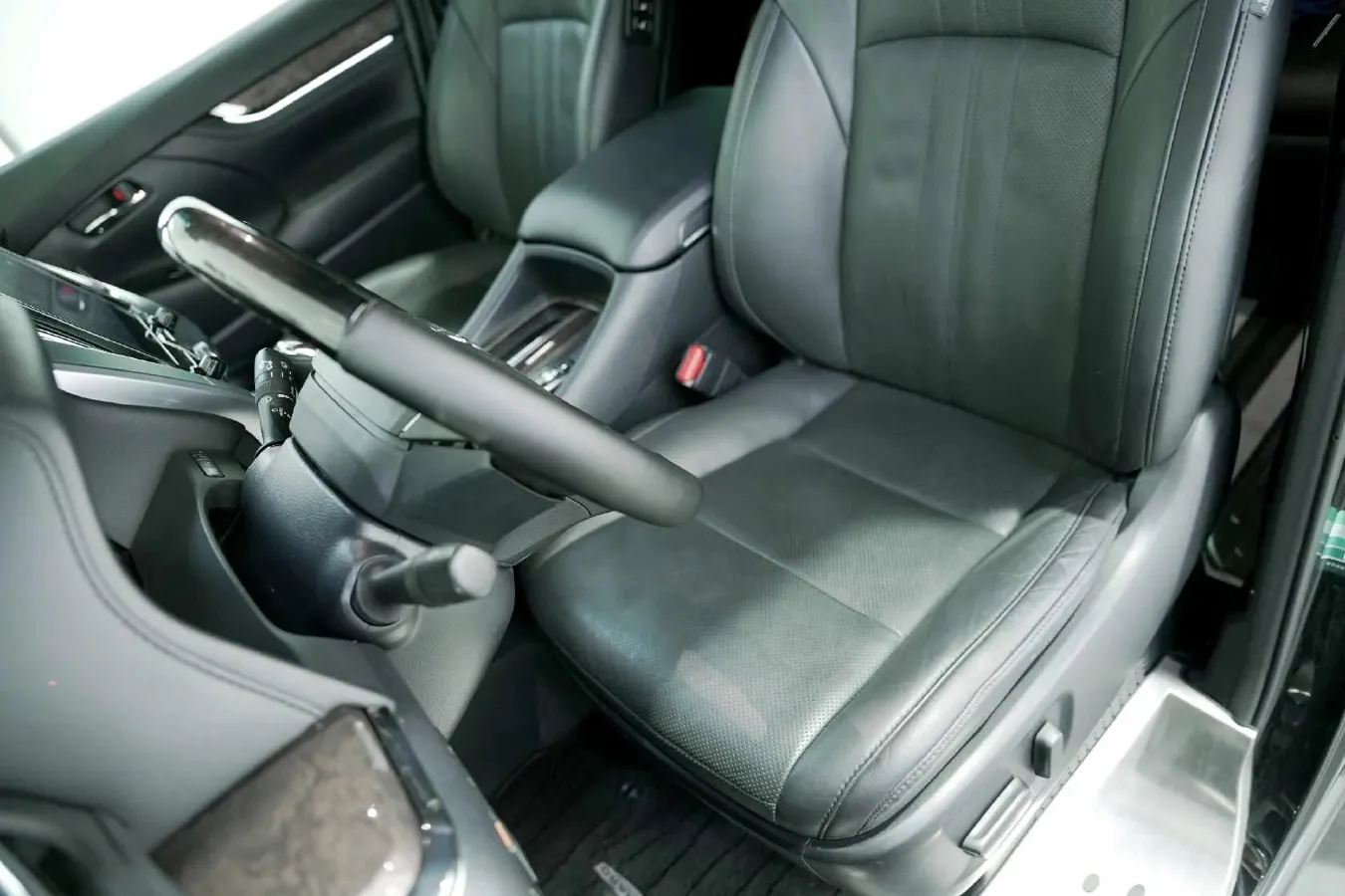 2019 Toyota Alphard 2.5L 117HP L4 E-CVT Hybrid,autocango,china used car exporter,china ev exporter,chinese used car exporter,chinese used ev exporter