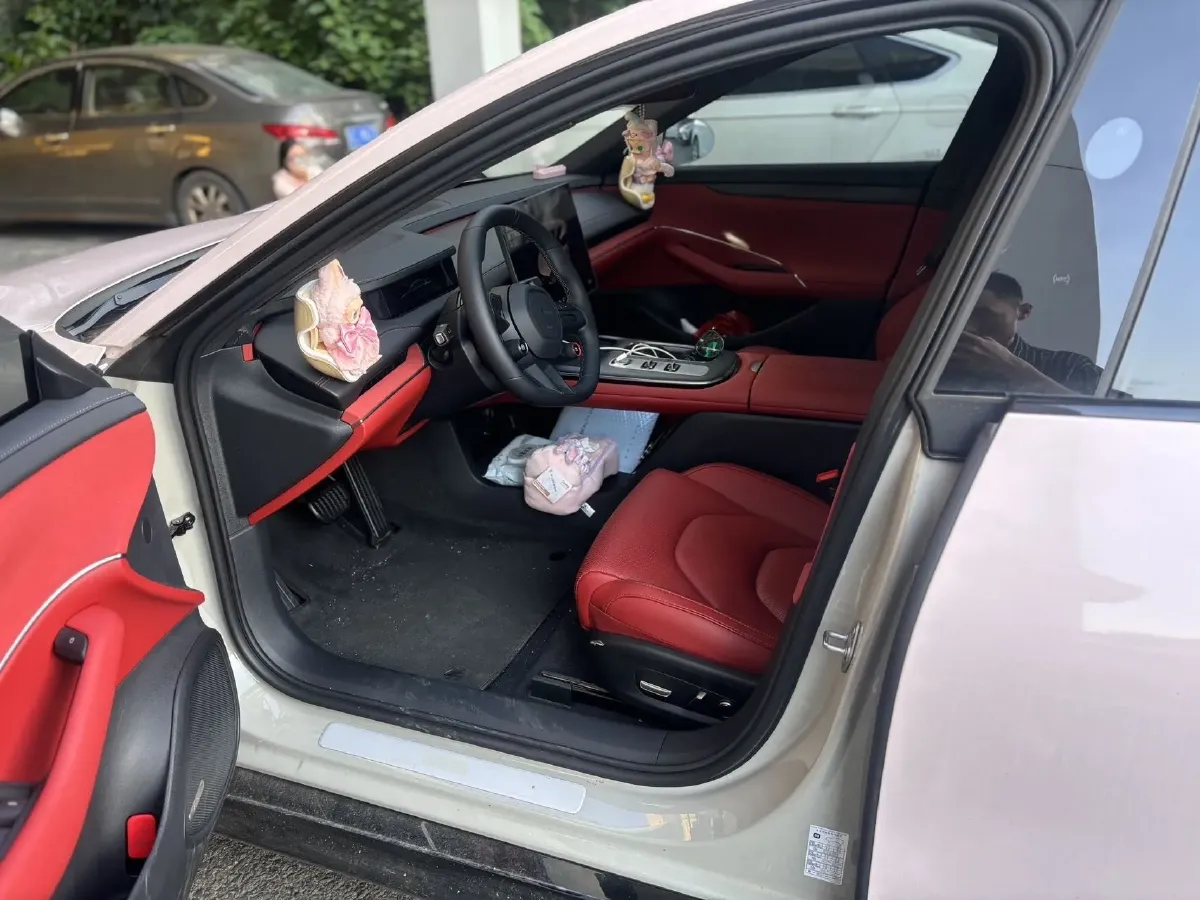 2024 MI SU7 BEV 73.6KWH,autocango,china used car exporter,china ev exporter,chinese used car exporter,chinese used ev exporter