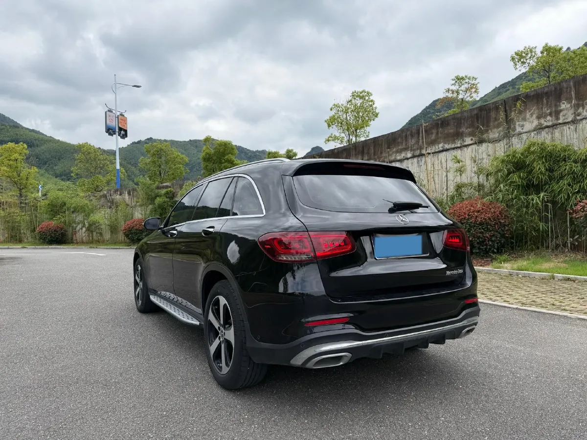 2022 Mercedes-Benz GLC Class 2.0T 197HP L4 9AT,autocango,china used car exporter,china ev exporter,chinese used car exporter,chinese used ev exporter