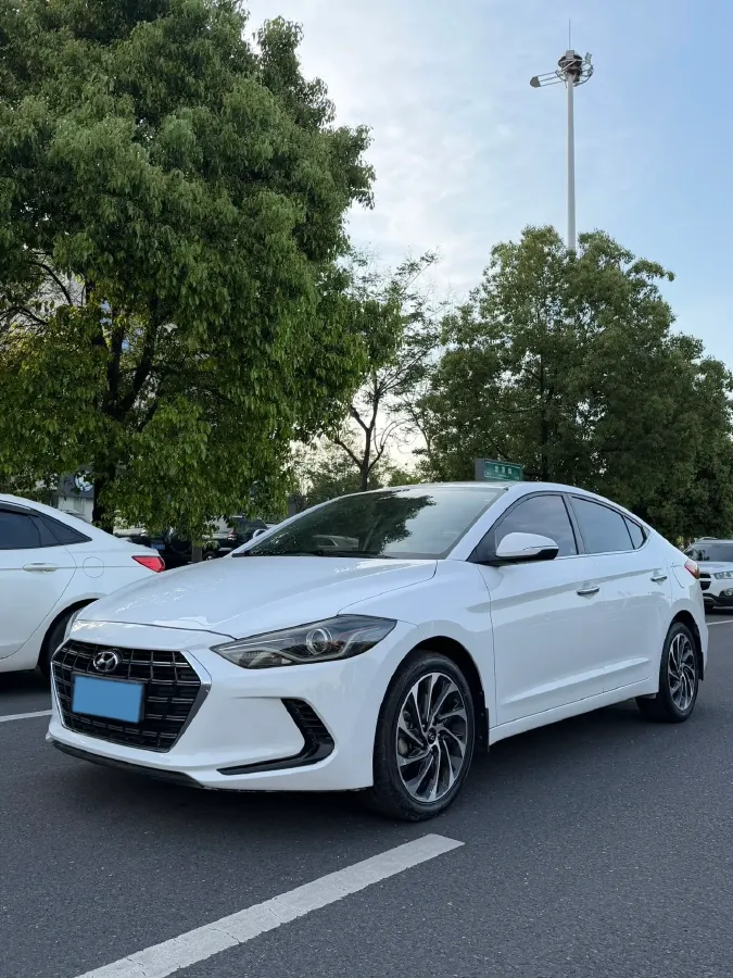 2020 Hyundai Elantra 1.5L 115HP L4 CVT,autocango,china used car exporter,china ev exporter,chinese used car exporter,chinese used ev exporter