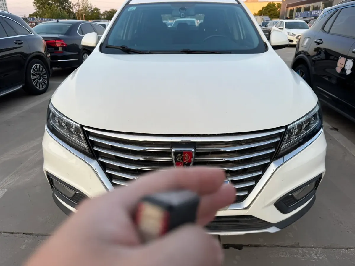 2020 Roewe i6 1.5T 169HP L4 7DCT,autocango,china used car exporter,china ev exporter,chinese used car exporter,chinese used ev exporter