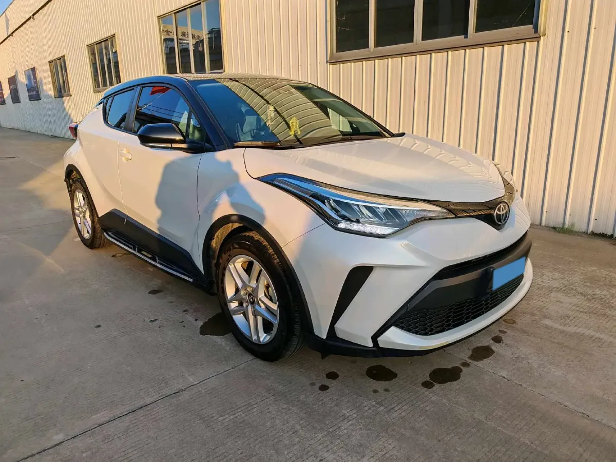 2022 Toyota C-HR 2.0L 171HP L4 CVT,autocango,china used car exporter,china ev exporter,chinese used car exporter,chinese used ev exporter