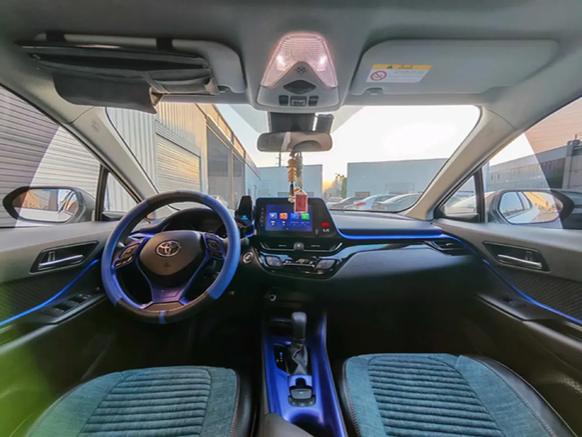 2022 Toyota C-HR 2.0L 171HP L4 CVT,autocango,china used car exporter,china ev exporter,chinese used car exporter,chinese used ev exporter
