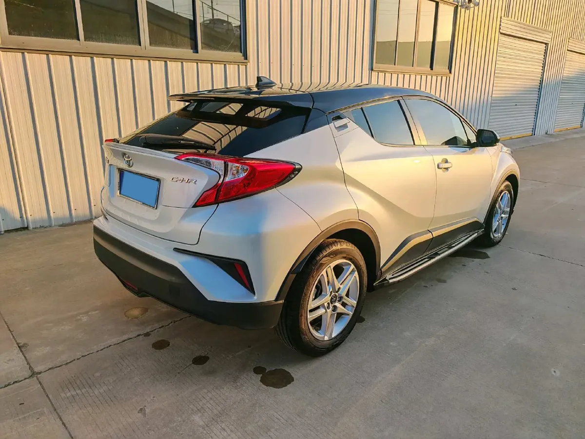 2022 Toyota C-HR 2.0L 171HP L4 CVT,autocango,china used car exporter,china ev exporter,chinese used car exporter,chinese used ev exporter