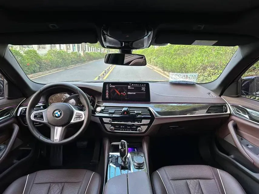 2022 BMW 5 Series 2.0T 184HP L4 8AT,autocango,china used car exporter,china ev exporter,chinese used car exporter,chinese used ev exporter