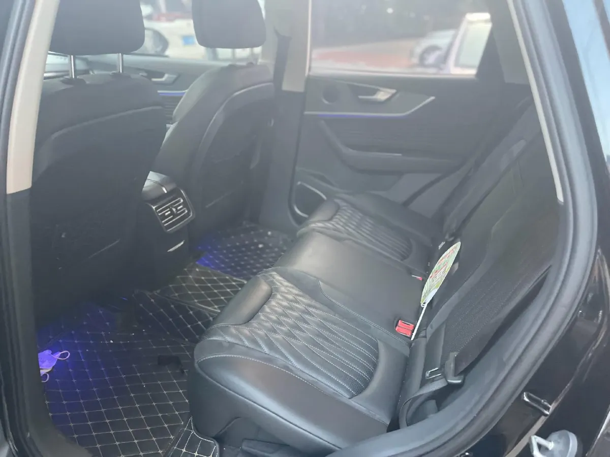 2023 HongQi HS5 2.0T 252HP L4 8AT,autocango,china used car exporter,china ev exporter,chinese used car exporter,chinese used ev exporter