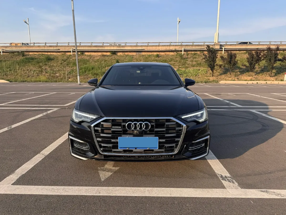2023 Audi A6L 2.0T 245HP L4 7DCT,autocango,china used car exporter,china ev exporter,chinese used car exporter,chinese used ev exporter