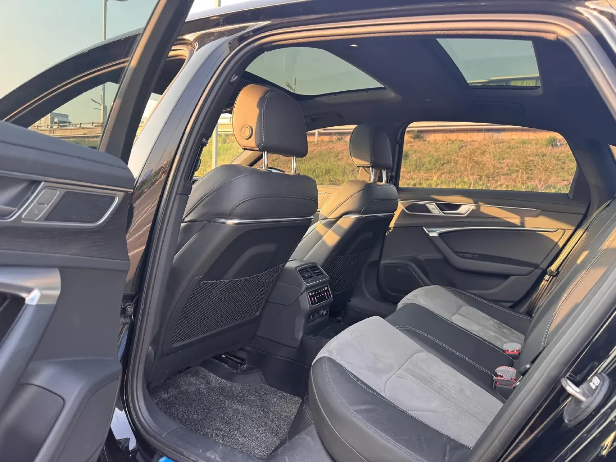 2023 Audi A6L 2.0T 245HP L4 7DCT,autocango,china used car exporter,china ev exporter,chinese used car exporter,chinese used ev exporter