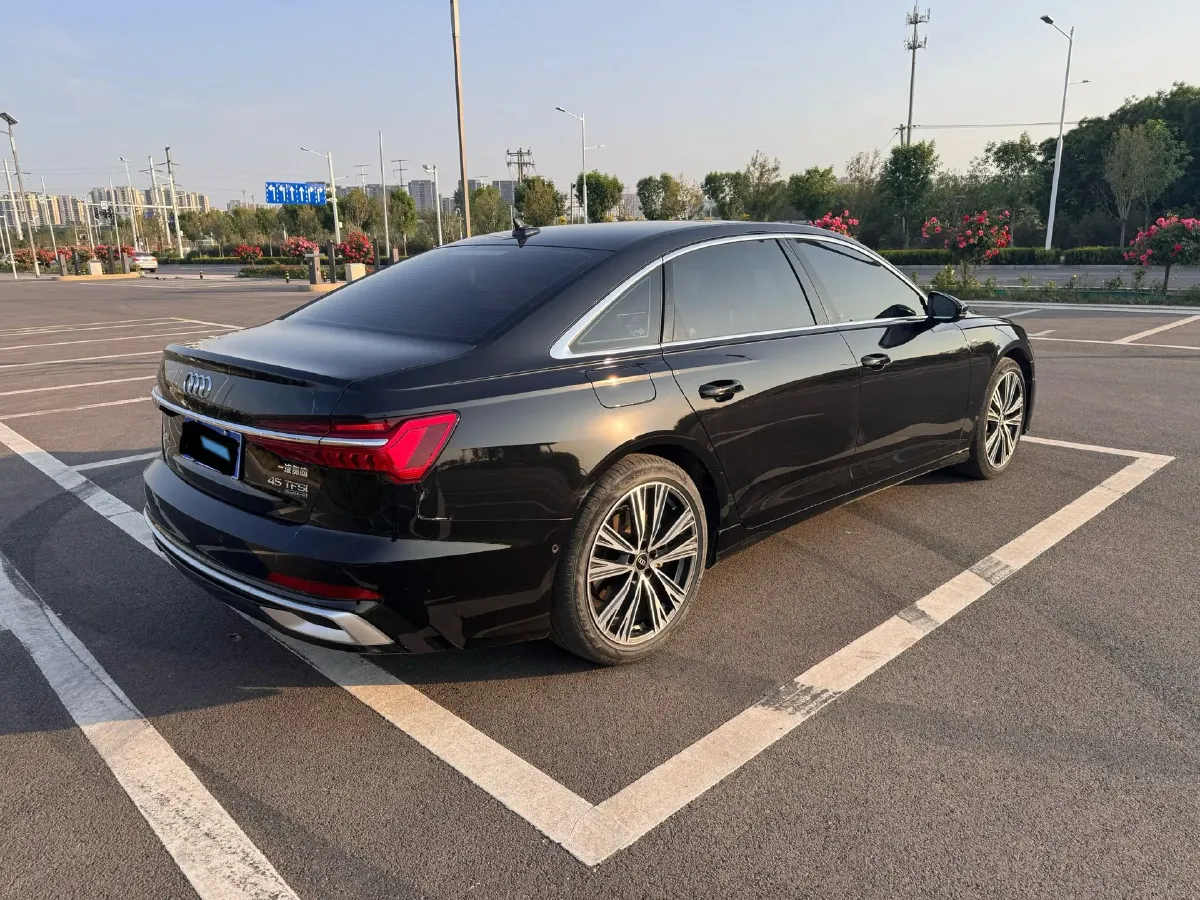 2023 Audi A6L 2.0T 245HP L4 7DCT,autocango,china used car exporter,china ev exporter,chinese used car exporter,chinese used ev exporter