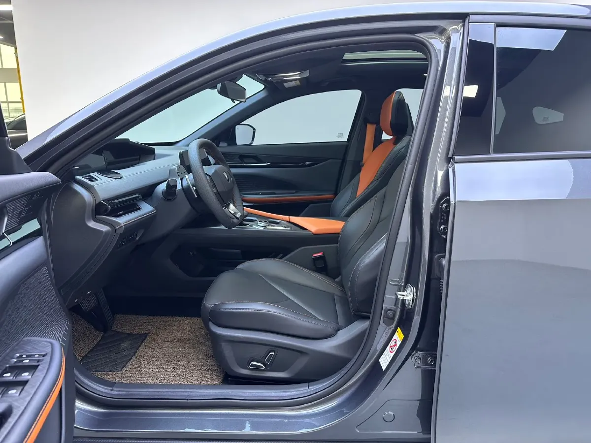 2022 ChangAn UNI-V 1.5T 188HP L4 7DCT,autocango,china used car exporter,china ev exporter,chinese used car exporter,chinese used ev exporter