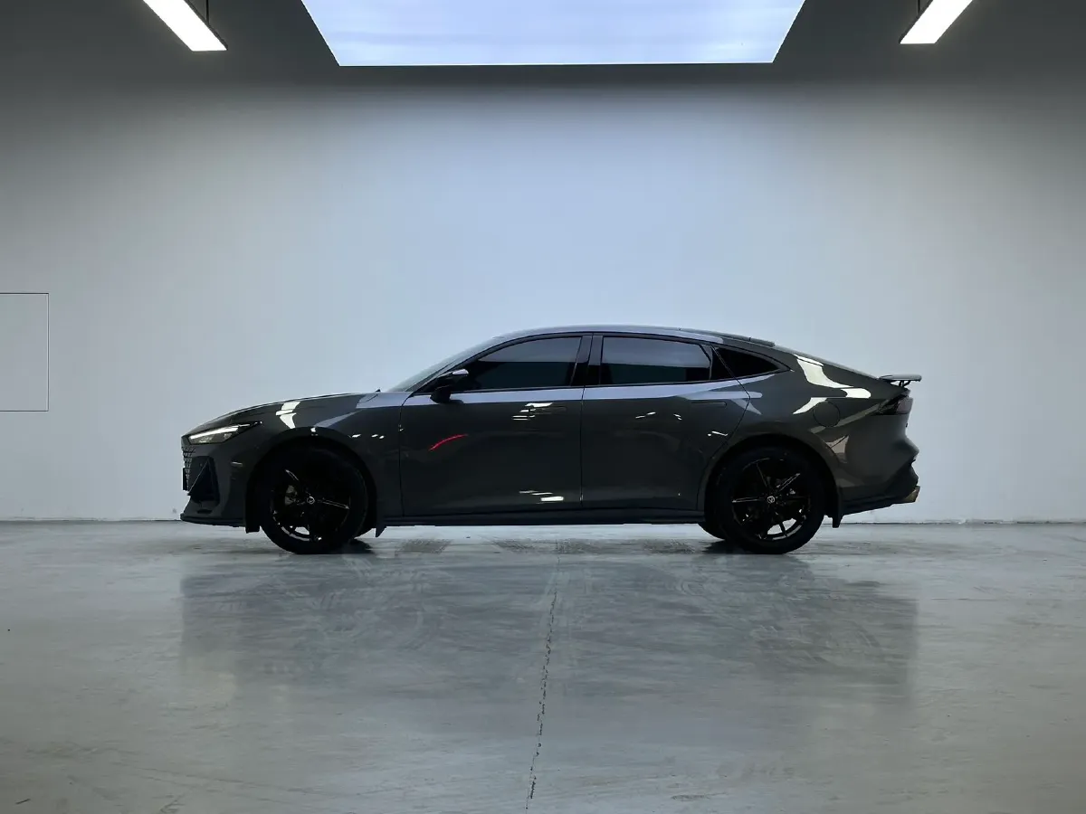 2022 ChangAn UNI-V 1.5T 188HP L4 7DCT,autocango,china used car exporter,china ev exporter,chinese used car exporter,chinese used ev exporter